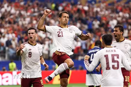 Mikel Oyarzabal tiếp tục ghi bàn đưa Tây Ban Nha vào chung kết World Cup 2026. (Ảnh: AFP/TTXVN)