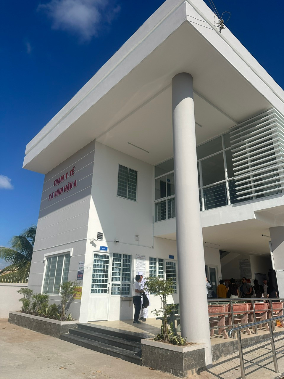 Nhiều trạm y tế xã thuộc 13 tỉnh trên cả nước tham gia Dự án đầu tư xây dựng và phát triển hệ thống cung ứng dịch vụ y tế tuyến cơ sở đã được “thay da đổi thịt” cả về cơ sở vật chất và chất lượng cung ứng dịch vụ tới người dân địa phương. (Ảnh: T.G/Vietnam+)