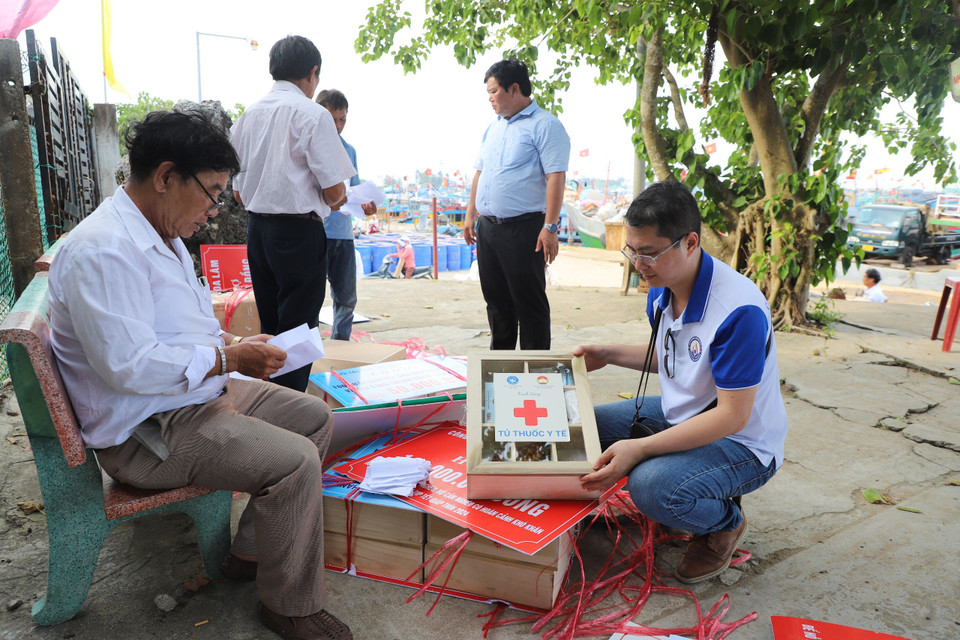 Lý Sơn là huyện đảo duy nhất của Quảng Ngãi, nằm về phía Đông Bắc, cách đất liền 15 hải lý (tính từ cảng Sa Kỳ ra). (Ảnh: PV/Vietnam+)