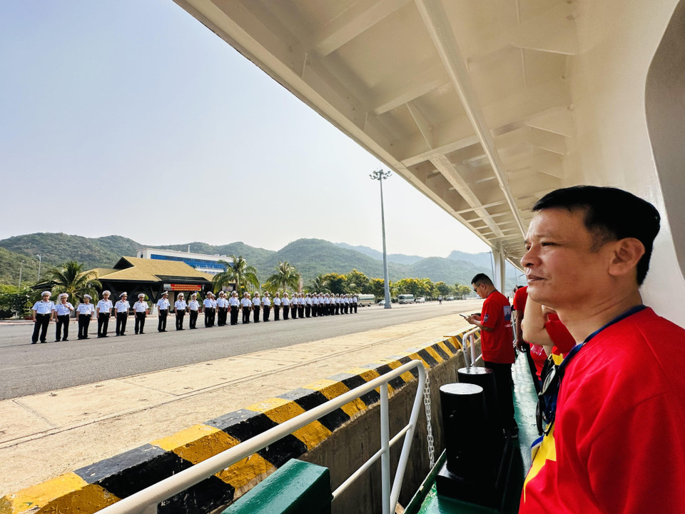 Các chuyến hải trình đến với Trường Sa góp phần để Kiều bào tuyên truyền mạnh mẽ đến các thế hệ trong cộng đồng người Việt Nam ở nước ngoài và bạn bè quốc tế về chủ quyền biển đảo Việt Nam. (Ảnh: Thùy Giang/Vietnam+)