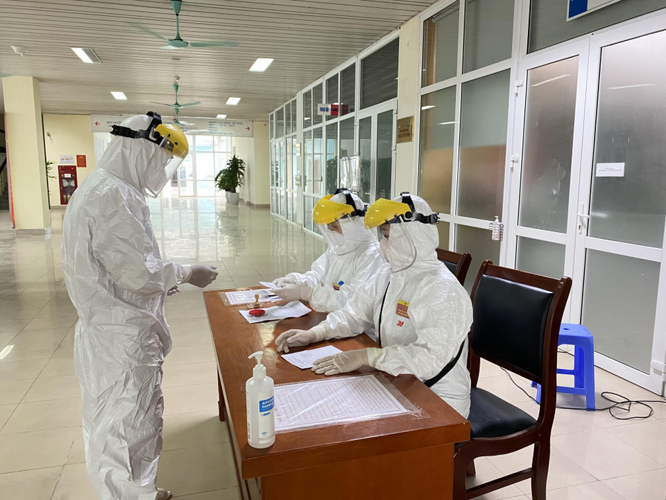 Bệnh viện K tổ chức bỏ phiếu theo từng giờ, từng khoa. (Ảnh: PV/Vietnam+)