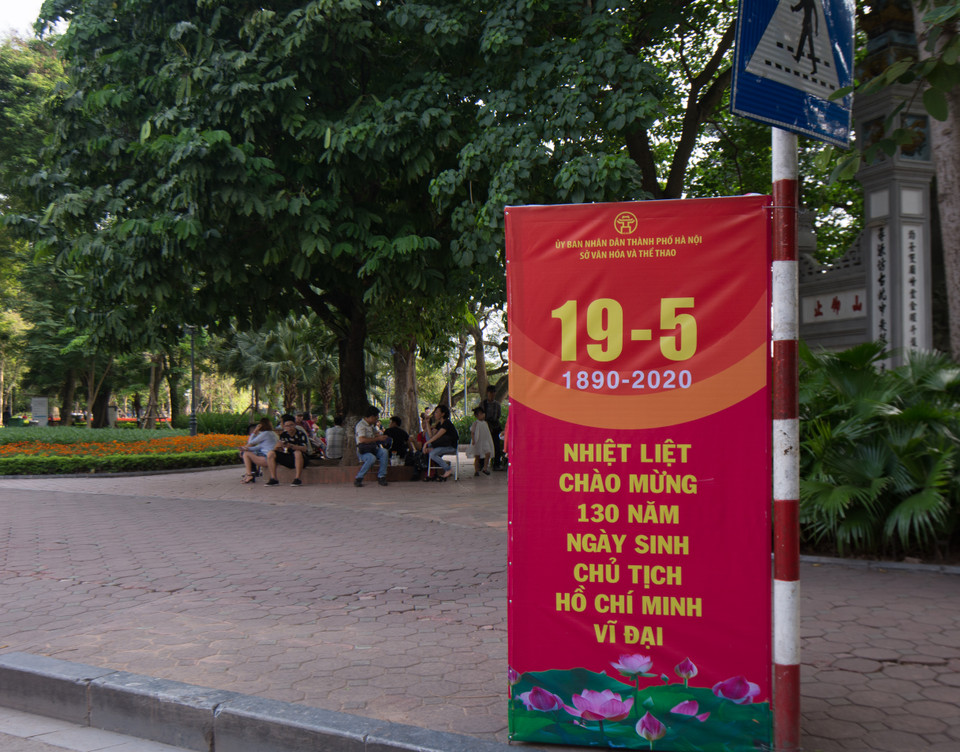 Đây là dịp người dân cả nước nói chung và Thủ đô Hà Nội nói riêng học tập và làm theo tấm gương của Người. (Ảnh: Thoa Chu/Vietnam+)