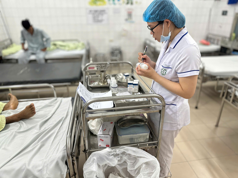 Tại Bệnh viện Bạch Mai, vật tư trang thiết bị, thuốc men đầy đủ phục vụ điều trị bệnh nhân, để ứng phó với bão số 3. (Ảnh: PV/Vietnam+)