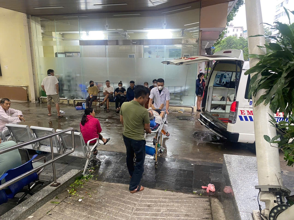 Trong ngày 7/9, tại Bệnh viện Bạch Mai tiếp nhận 269 ca cấp cứu cả nội và ngoại khoa. (Ảnh: PV/Vietnam+)