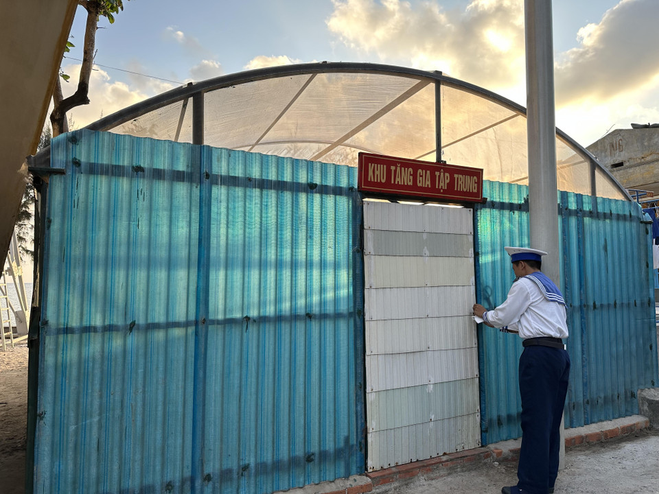 Tại đảo Sinh Tồn Đông có rất nhiều khu tăng gia tập trung. (Ảnh: Thùy Giang/Vietnam+)