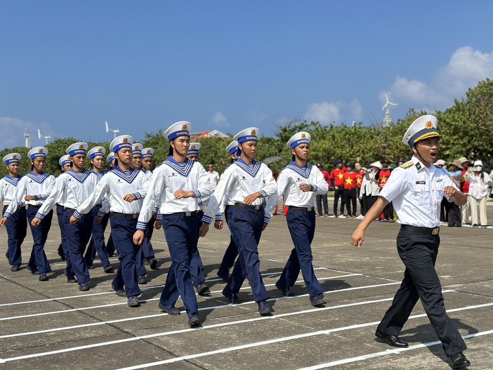 Lực lượng hải quân trong đội hình duyệt binh. (Ảnh: Thùy Giang/Vietnam+)