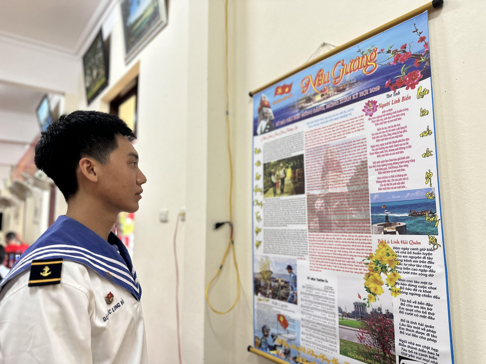 Biết bao thế hệ không tiếc máu xương, tuổi xuân canh giữ vùng biển, đảo thiêng liêng ấy để Trường Sa thương mến mãi mãi hiên ngang nơi đầu sóng... (Ảnh: Thùy Giang/Vietnam+)