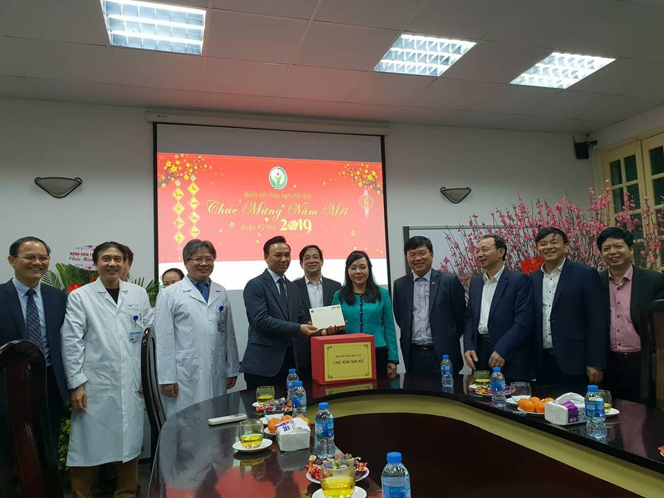 Quà Tết của Bộ trưởng Bộ Y tế gửi các bệnh nhân thông qua Phòng Công tác xã hội. (Ảnh: T.G/Vietnam+)