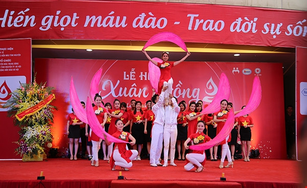 Nhiều chương trình văn nghệ đặc sắc. (Ảnh: PV/Vietnam+)