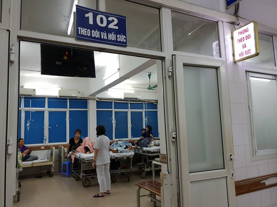 Bệnh nhân vào cấp cứu trong đêm Giao thừa. (Ảnh: T.G/Vietnam+)