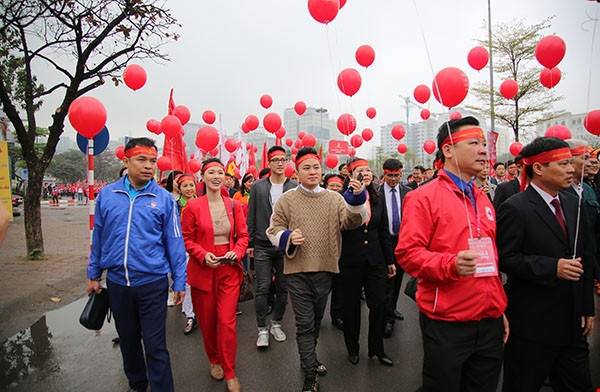 Ca sỹ Tùng Dương chia sẻ, mỗi người khi chia sẻ giọt máu của mình sẽ ý thức được sự đóng góp cho cộng đồng. (Ảnh: PV/Vietnam+)