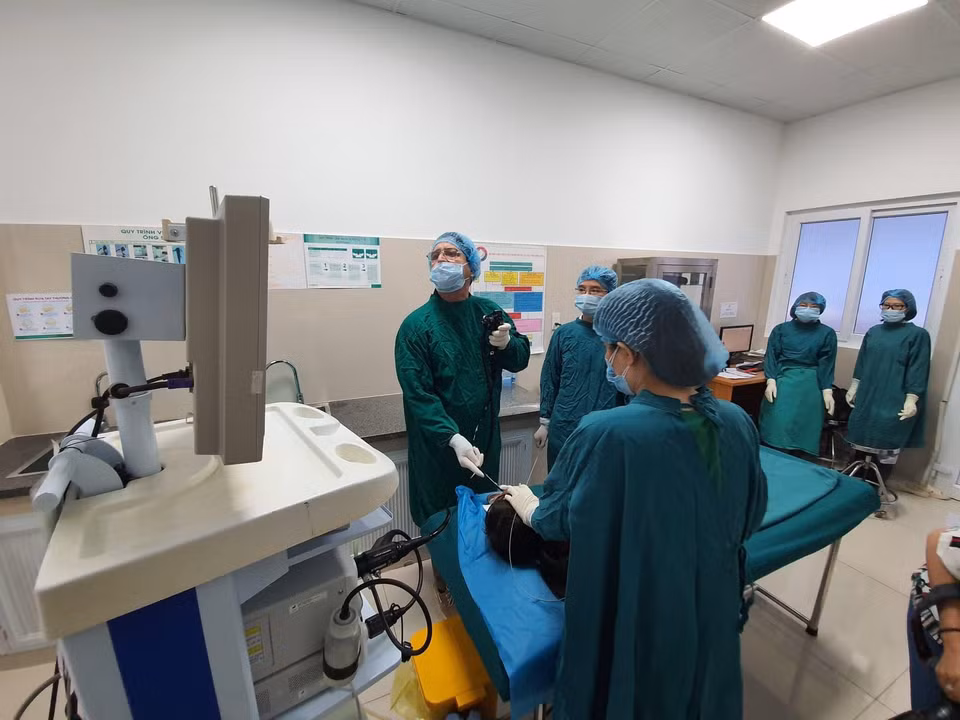 Các chuyên gia y tế đến từ Cuba làm việc tại Việt Nam trong hai năm. (Ảnh: PV/Vietnam+)