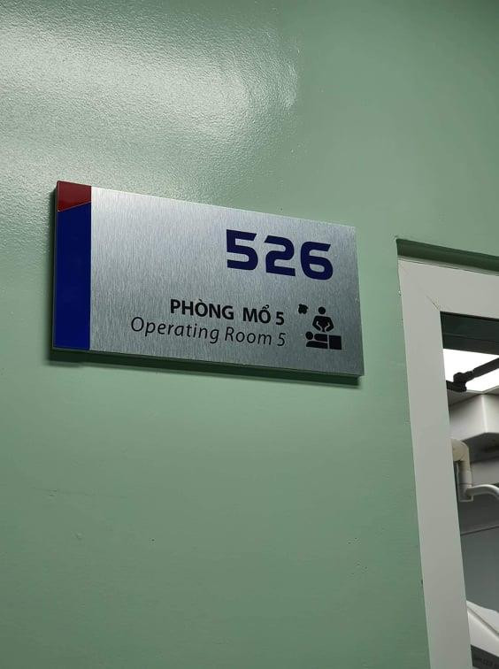 Các phòng mổ tại Bệnh viện hữu Nghị Việt Nam-Cuba Đồng Hới luôn có sự hiện diện của các chuyên gia y tế đến từ Cuba. (Ảnh: PV/Vietnam+)