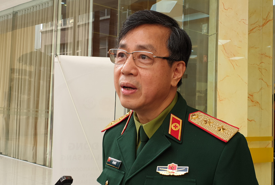 Giáo sư Đỗ Quyết - Giám đốc Học viện Quân y gửi lời cảm ơn tới người tình nguyện đã và sẽ đăng ký tham gia thử nghiệm vắcxin này. (Ảnh: T.G/Vietnam+)