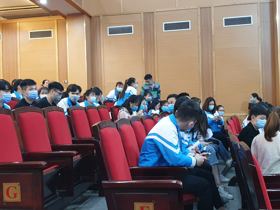 Các bạn sinh viên tham gia trong buổi lễ phát động. (Ảnh: T.G/Vietnam+)