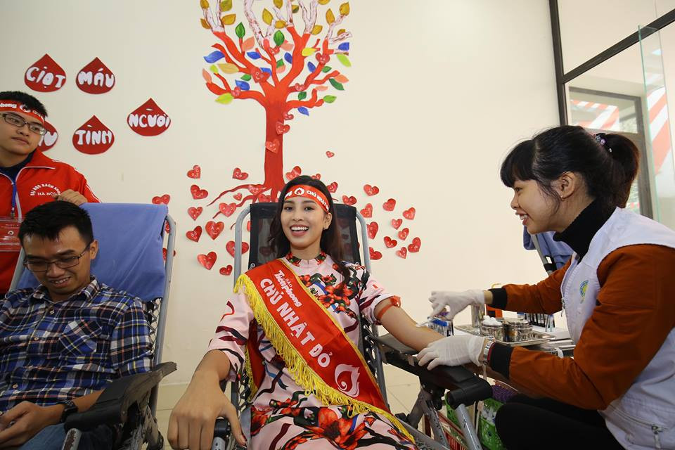 Hoa Hậu Trần Tiểu Vy tâm sự có đôi chút hồi hộp.