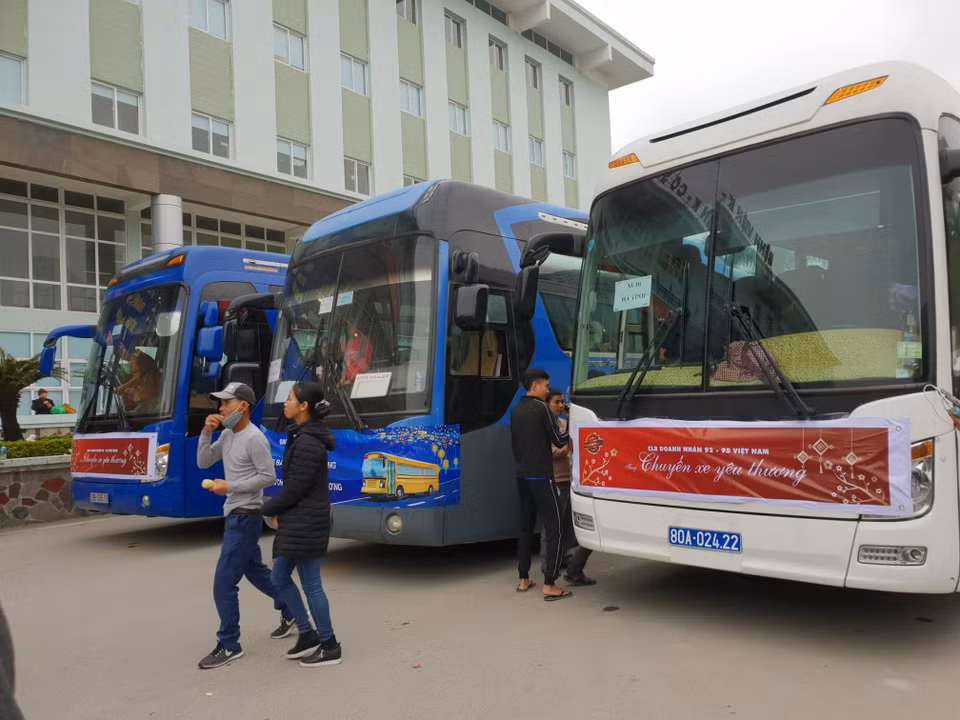 Những chuyến xe nghĩa tình. (Ảnh: T.G/Vietnam+)