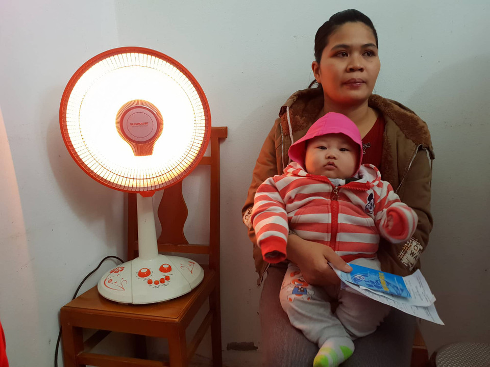 Trẻ theo dõi sau tiêm chủng 30 phút. (Ảnh: PV/Vietnam+)