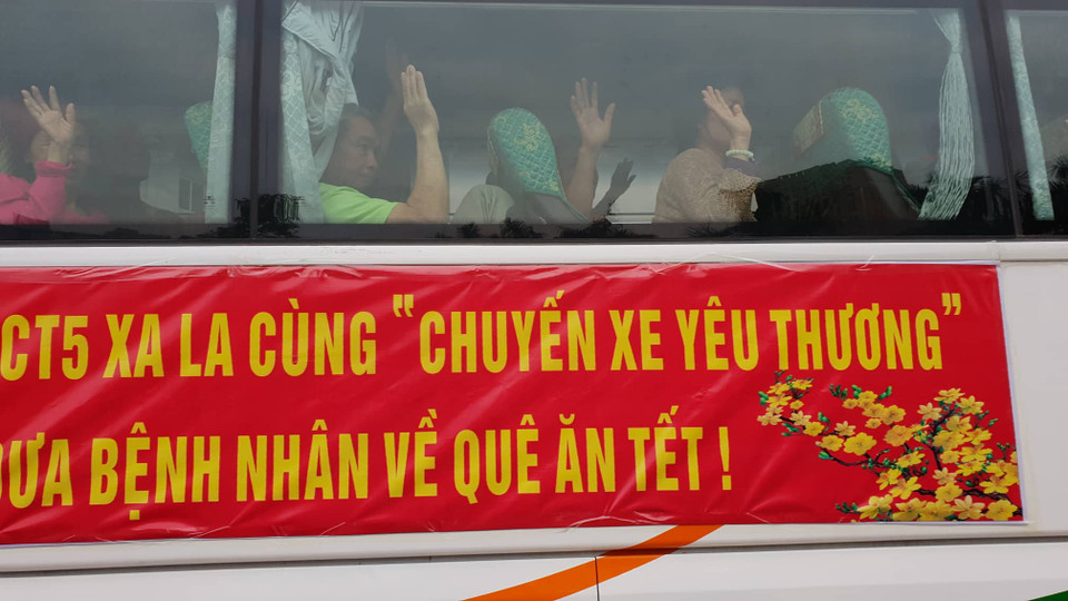 Những chuyến xe yêu thương miễn phí sẽ khởi hành từ Bệnh viện K cơ sở Tân Triều đi các tỉnh. (Ảnh: T.G/Vietnam+)