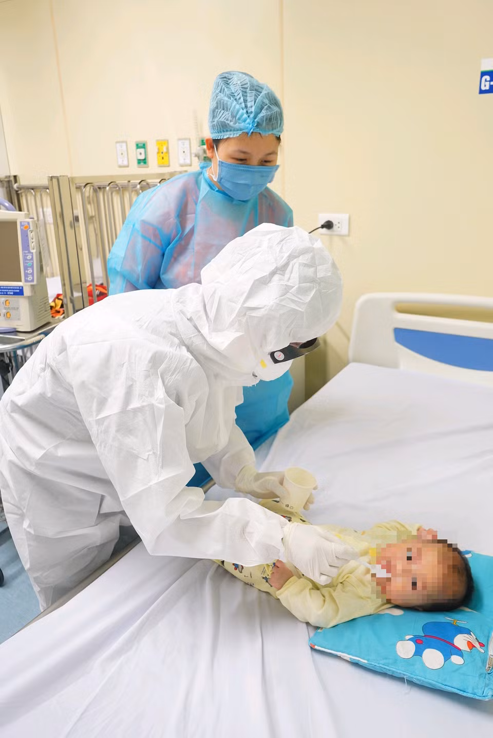  Đây là trường hợp trẻ mắc COVID-19 rất đặc biệt, xảy ra ở trẻ quá nhỏ - chưa từng có từ trước đến nay(Nguồn: Bộ Y tế)