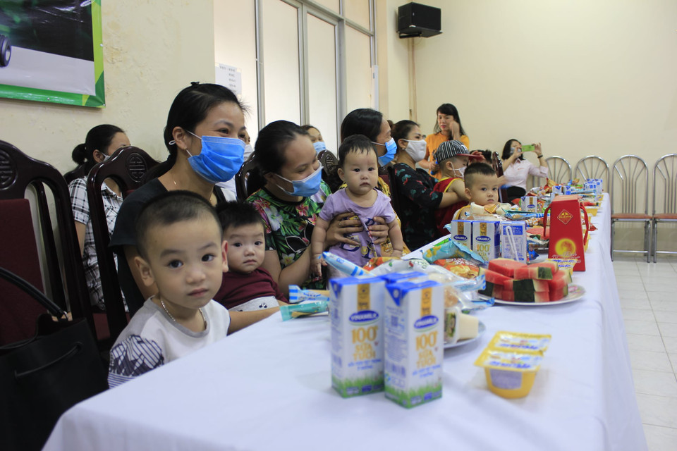 Các bé hào hứng với những hoạt động. (Ảnh: PV/Vietnam+)