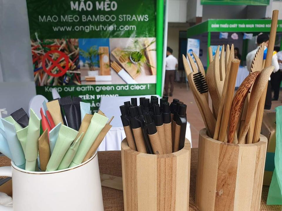 Bút được làm từ vật liệu là giấy. (Ảnh: PV/Vietnam+)