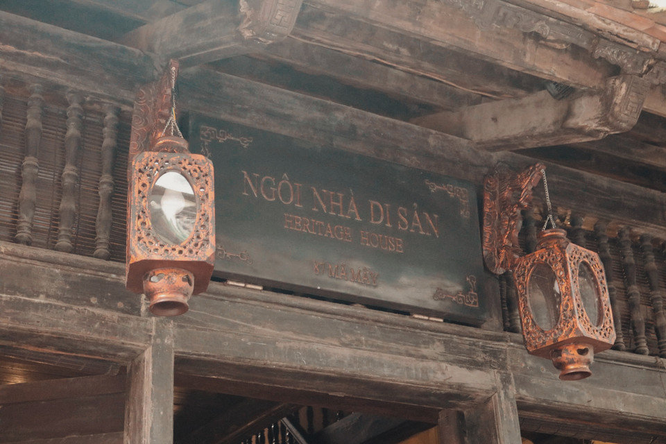 Nhà cổ Mã Mây (số 87 phố Mã Mây, phường Hàng Buồm, quận Hoàn Kiếm, Hà Nội) được xây dựng từ khoảng cuối thế kỷ XIX với tổng diện tích 157.6 m2, chiều dài là 28m, chiều rộng mặt tiền 5m và chiều rộng mặt hậu 6m. (Ảnh: Q.C/Vietnam+)