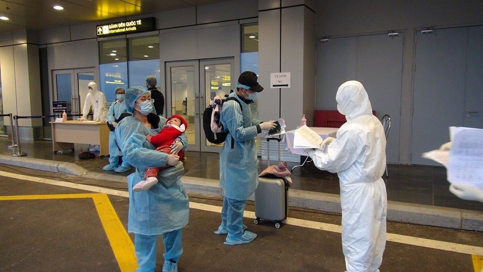 Công dân Việt Nam từ các nước châu Âu trở về nước. (Ảnh: Vietnam+)