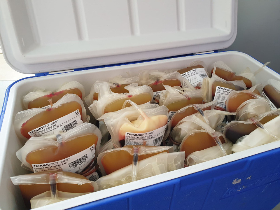 Những bịch máu thu được tại Ngày hội Hiến máu tình nguyện Cơ quan Bộ Y tế năm 2020. (Ảnh: T.G/Vietnam+)