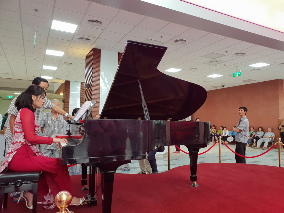 Bệnh viện Trung ương Quân đội 108 là bệnh viện đầu tiên triển khai đàn piano để phục vụ bệnh nhân. (Ảnh: T.G/Vietnam+)