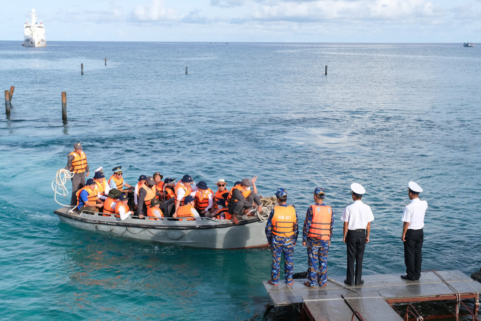 Khó khăn lớn nhất của đảo An Bang so các đảo khác là ở đây dòng chảy sâu, nước xiết gần như quanh năm, là hòn đảo khó cập bến nhất của Quần đảo Trường Sa. (Ảnh: Thu Minh/Vietnam+)