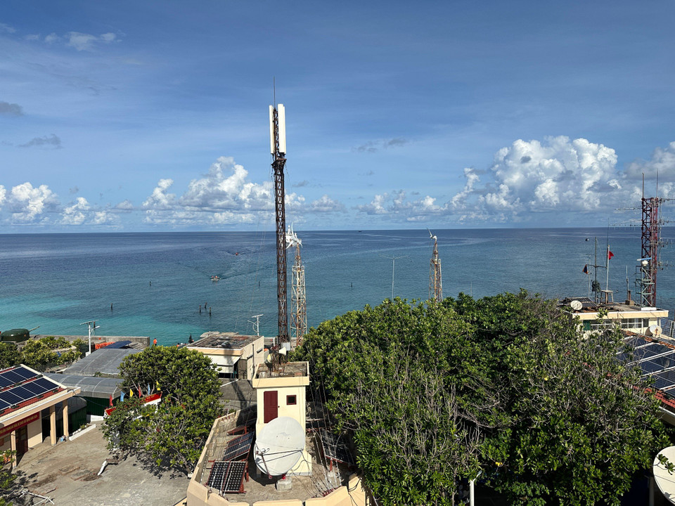 Những cây xanh sinh trưởng mãnh liệt, tươi đầy sức sống trên Quần đảo Trường Sa. (Ảnh: Thùy Giang/Vietnam+)