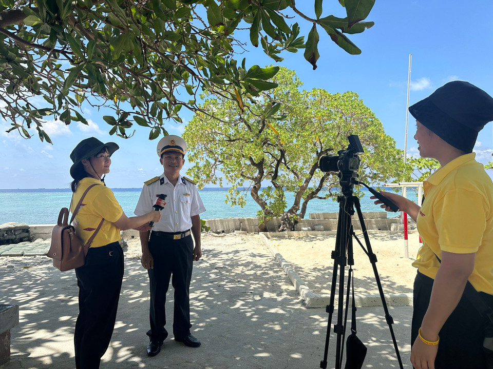 Cây phong ba đã trở thành biểu tượng của lòng can đảm, ý chí bất khuất của đất và người Việt Nam giữa biển khơi, giữ gìn chủ quyền biển đảo thiêng liêng của Tổ quốc. (Ảnh: PV/Vietnam+)