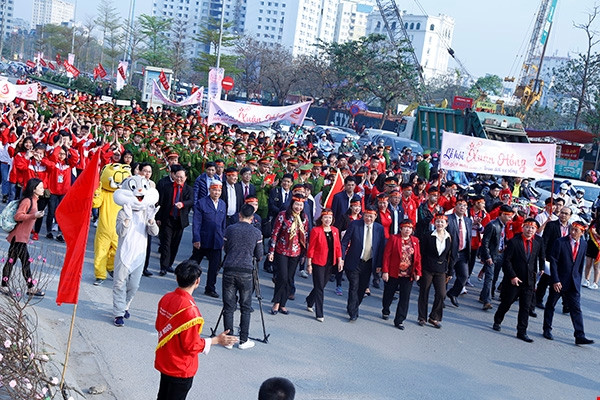 Có khoảng 300 đại biểu tham dự chương trình diễu hành. (Ảnh: PV/Vietnam+)