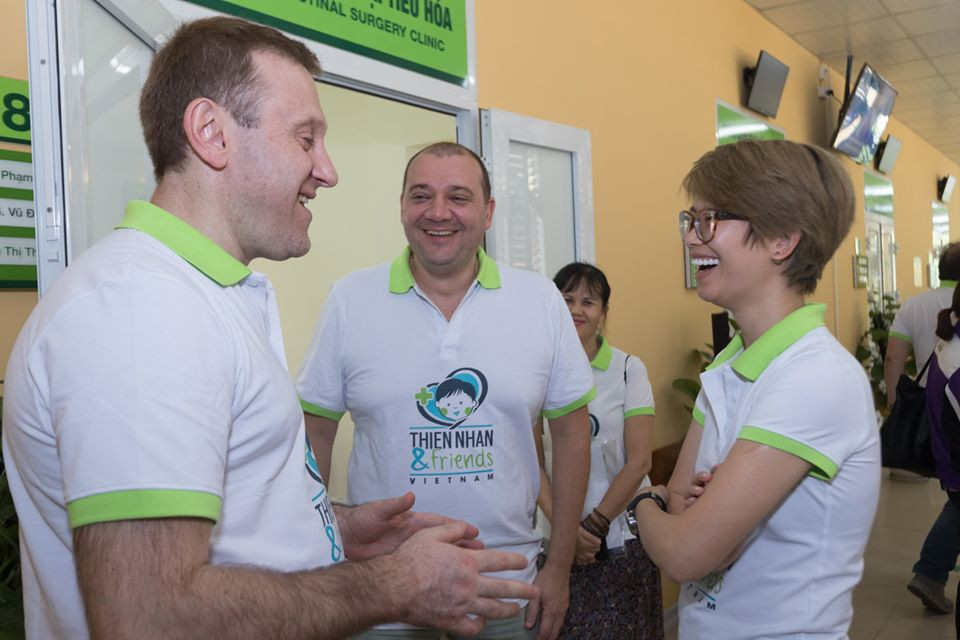  Các chuyên gia của Quỹ Phòng chống thương vong Châu Á (AIP). (Ảnh: PV/Vietnam+)