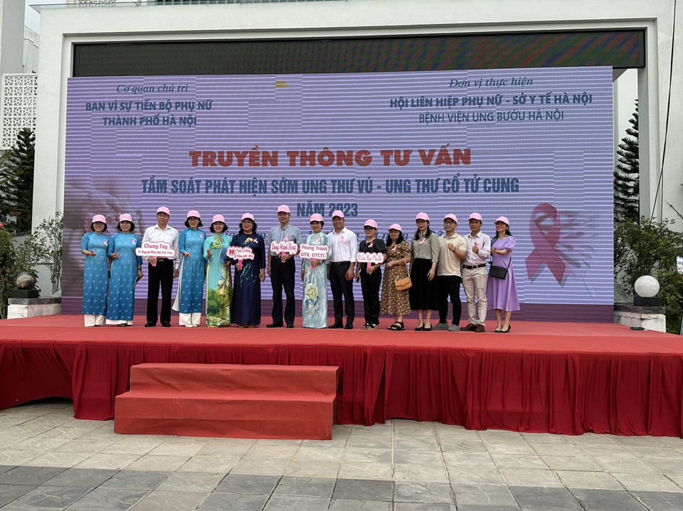 Chuỗi sự kiện truyền thông tư vấn, khám tầm soát triển khai đồng loạt tại 18 huyện, thị xã trên địa bàn Thành phố Hà Nội từ tháng 10 đến tháng 12/2023.(Ảnh: PV/Vietnam+)