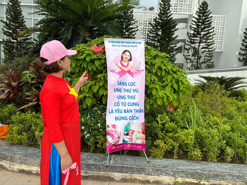 Người dân tới tham dự Chương trình. (Ảnh: PV/Vietnam+)