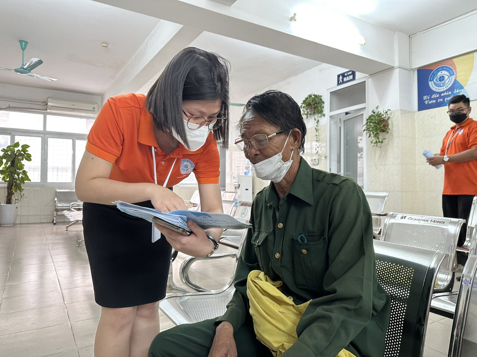 Ngày Thị giác Thế giới được tổ chức hàng năm vào thứ Năm thứ hai của tháng 10, nhằm tập trung sự chú ý của toàn cầu vào vấn đề mù lòa và suy giảm thị lực. (Ảnh: T.G/Vietnam+)