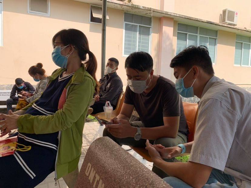 Người dân chờ khám lấy thuốc điều trị HIV tại Trung tâm Y tế Thuận An (tỉnh Bình Dương). (Ảnh: T.G/Vietnam+)