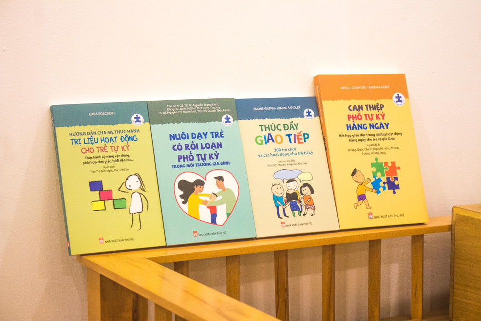  Nhân Ngày thế giới nhận thức về chứng tự kỷ (2/4), series 5 cuốn “Sách cho trẻ tự kỷ” đã được xuất bản. (Ảnh: Lê Hoàng/Vietnam+)