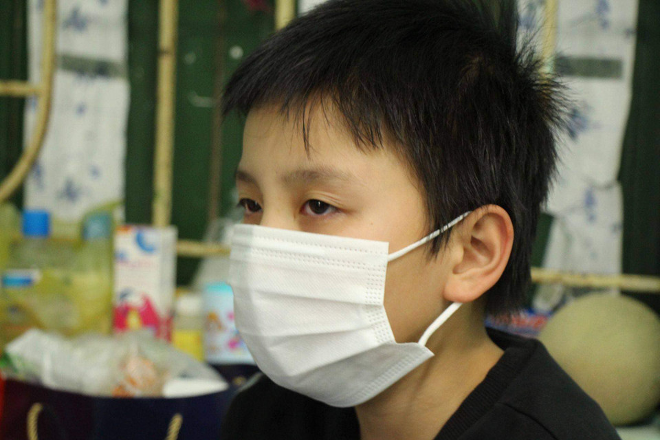 Tết đang cận kề, dù không còn không khí náo nức và nhộn nhịp như mọi năm nhưng trong những khu cách ly, những câu chuyện cảm động của các em nhỏ với tinh thần quyết tâm chiến thắng dịch bệnh. (Ảnh: PV/Vietnam+)