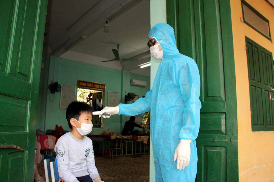 17 phòng cách ly được thành lập trong đó có 2 phòng cách ly riêng biệt được dành cho các em học sinh có biểu hiện bất thường. (Ảnh: PV/Vietnam+)