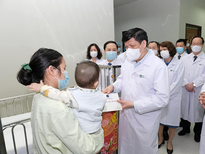 Rất nhiều bệnh nhi do phải điều trị nên đón Tết tại bệnh viện. (Ảnh: PV/Vietnam+)