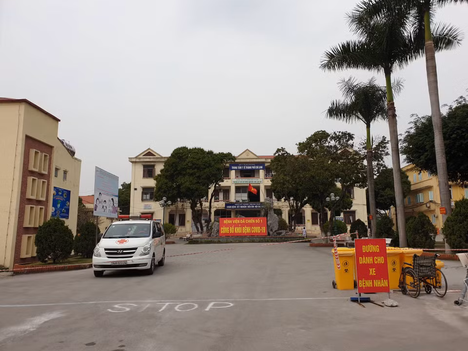 Bệnh viện Dã chiến số 1 tại Chí Linh có 218 bệnh nhân COVID-19 đang điều trị. (Ảnh: T.G/Vietnam+)