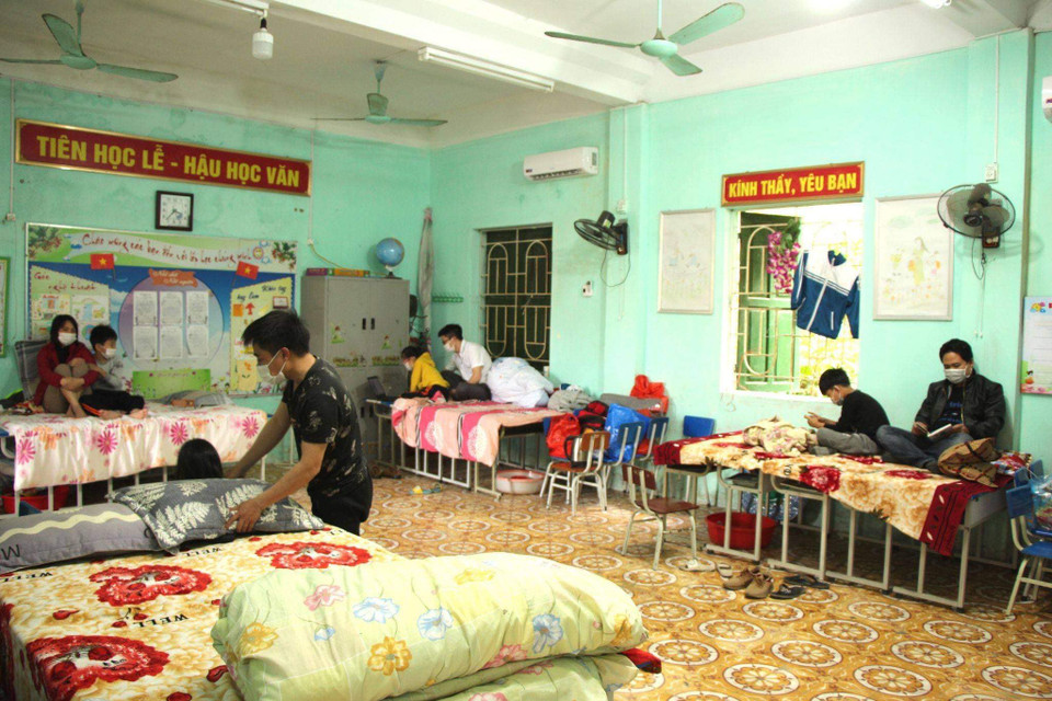 Hiện nay, điểm cách ly của trường Tiểu học Lai Cách, Hải Dương có 62 học sinh, 41 phụ huynh và 7 giáo viên. (Ảnh: PV/Vietnam+)