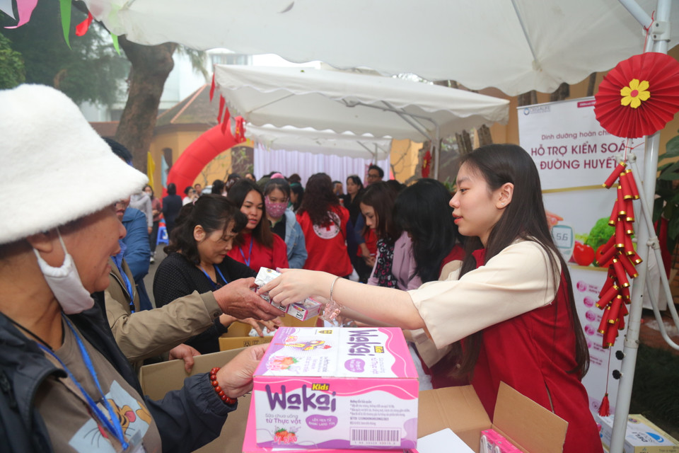 Bệnh viện Việt Đức đã lên kế hoạch triển khai thêm nhiều hoạt động thiện nguyện, xã hội vì người bệnh phải ở lại đón Tết nguyên đán Giáp Thìn trong ngày 30, đêm Giao thừa. (Ảnh: PV/Vietnam+)