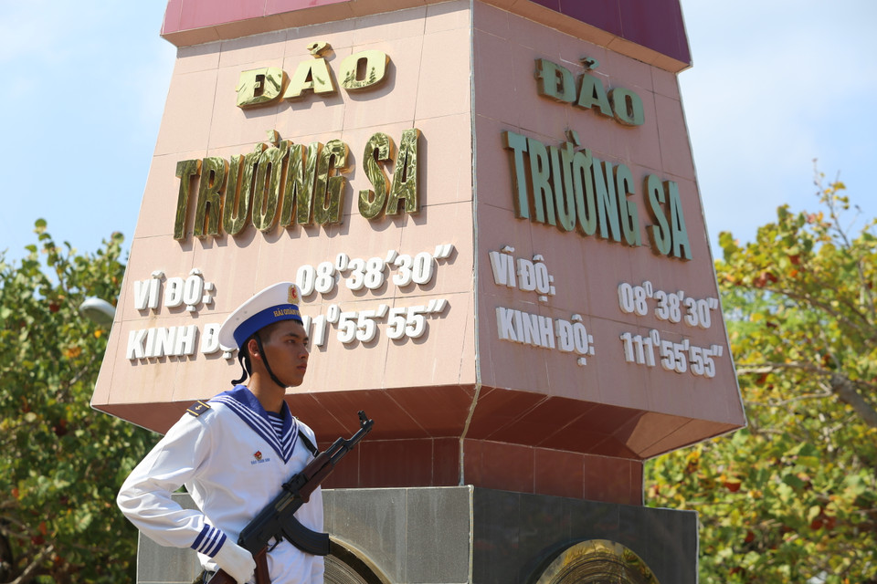 Cột chủ quyền tại đảo Trường Sa. (Ảnh: Hồng Sơn/Vietnam+)