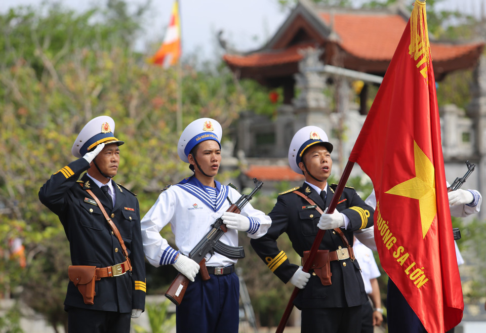 Không khí trang nghiêm. (Ảnh: Hồng Sơn/Vietnam+)