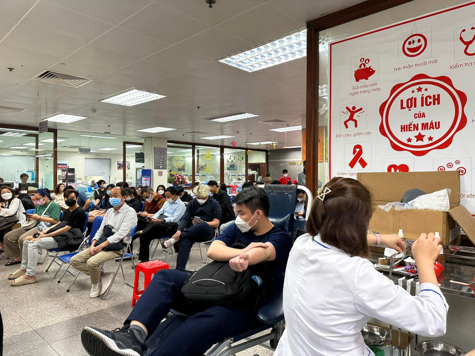  Hiến máu vào dịp đầu Xuân năm mới đã và đang trở thành một nét văn hóa đẹp.Lễ hội năm nay với thông điệp “Hiến máu đầu xuân-Nhân lên hạnh phúc.” (Ảnh: PV/Vietnam+)
