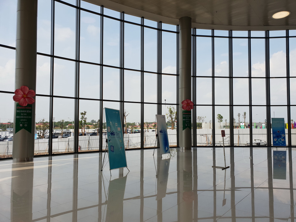 Sảnh khu vực chờ khám bệnh tại Bệnh viện Bạch Mai cơ sở 2. (Ảnh: PV/Vietnam+)